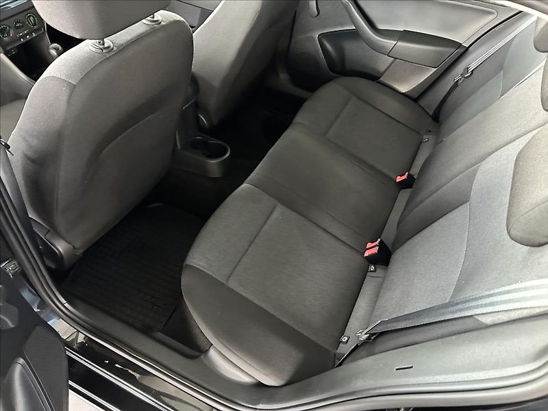 Škoda Rapid 1,2   TSI 81kW,SERVISKA,ŘEMEN - fotka 17 z 20