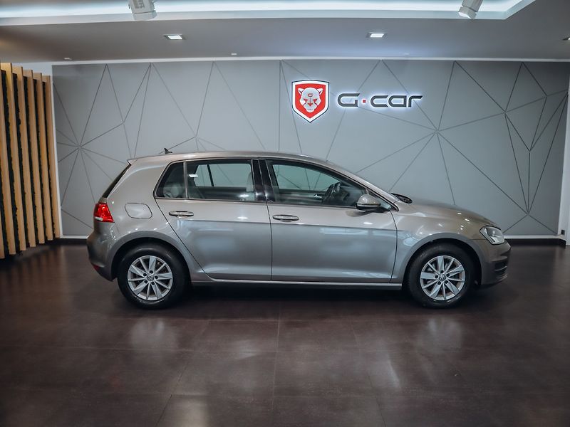 Volkswagen Golf 1.2 TSI - fotka 4 z 24