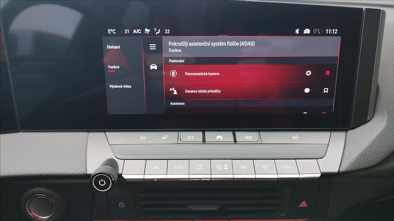 Opel Astra 1,2   GS line 96kW EAT8 - fotka 16 z 21
