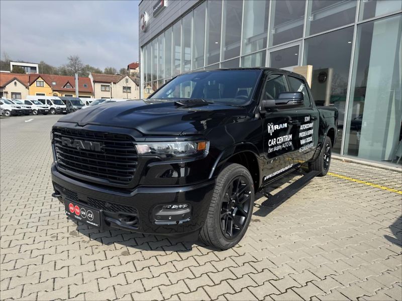 Dodge RAM (2025) 3,0 R6  Laramie Night - fotka 3 z 21