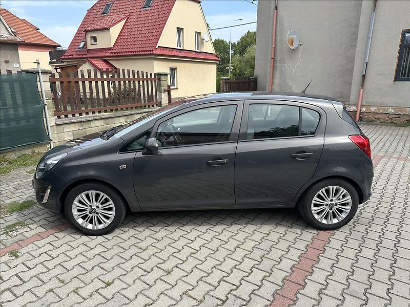 Opel Corsa 1,4 AUTOMAT - fotka 9 z 27