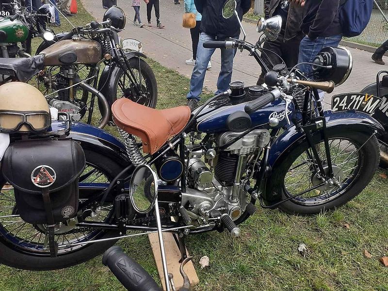 Milovníci historických automobilů i motocyklů si první říjnovou sobotu přišli na své při tradičním závodu Brno-Soběšice.