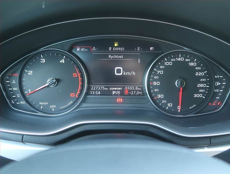 Audi A4 (2018) Design 2.0 TDI, Automat, Navi - fotka 11 z 16