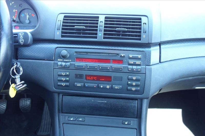 BMW Řada 3 318 Ci, SERVISNÍ KNIHA. - fotka 20 z 35