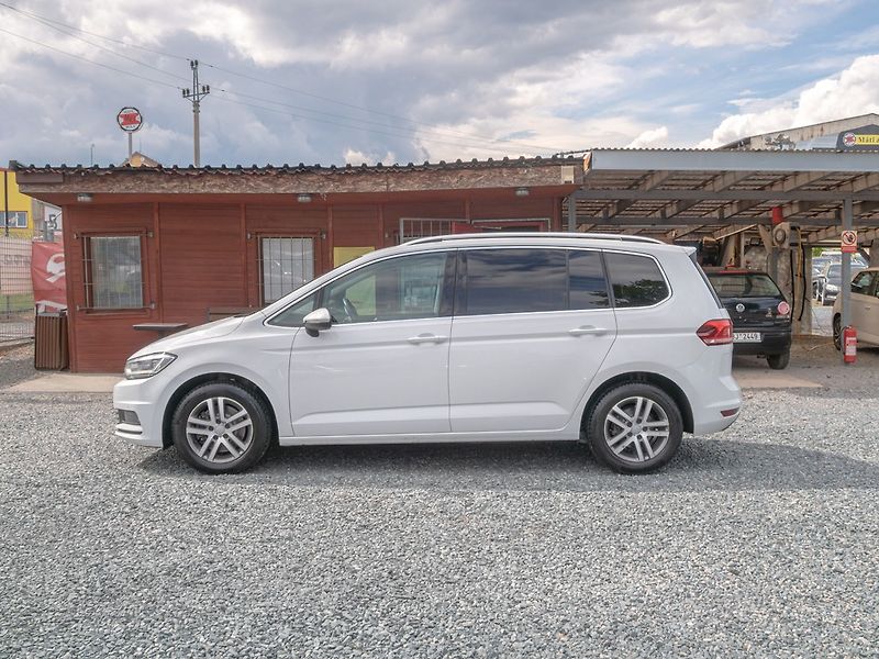 Volkswagen Touran (2019) ČR 1.5TSI 110KW DSG LED – NAVI - fotka 8 z 55