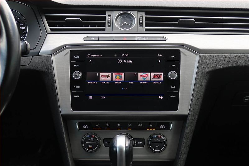 Volkswagen Passat (2018) 2.0 TDI, Automat, Navi - fotka 12 z 19