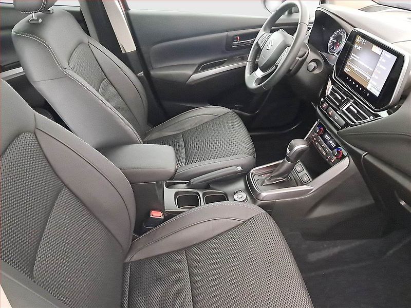 Suzuki SX4 S-Cross (2024) 1.5 Hybrid - fotka 9 z 16
