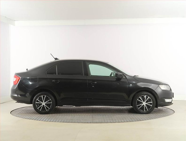 Škoda Rapid (2013) Ambition 1.6 TDI, Navi - fotka 6 z 17