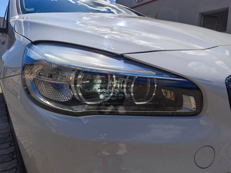 BMW Řada 2 (2016) 220D Grand Tourer M-paket - fotka 36 z 43