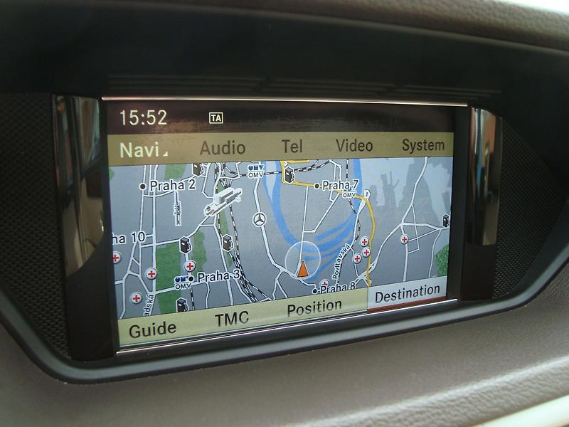 Mercedes-Benz Třídy E (2009) 250CDi,AUT,ČR, 1.Maj.Servis.kn - fotka 40 z 52