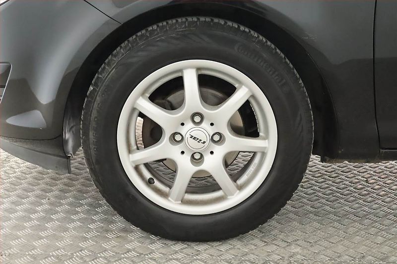 Opel Corsa (2010) 1.2, po STK, slušný stav - fotka 15 z 17