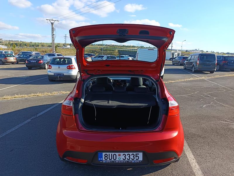 Kia Rio (2012) - fotka 23 z 32