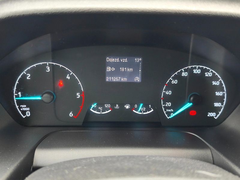 Ford Tourneo Custom (2019) 2.0 96kW, ČR, L2, TZ, nezávisl - fotka 19 z 24
