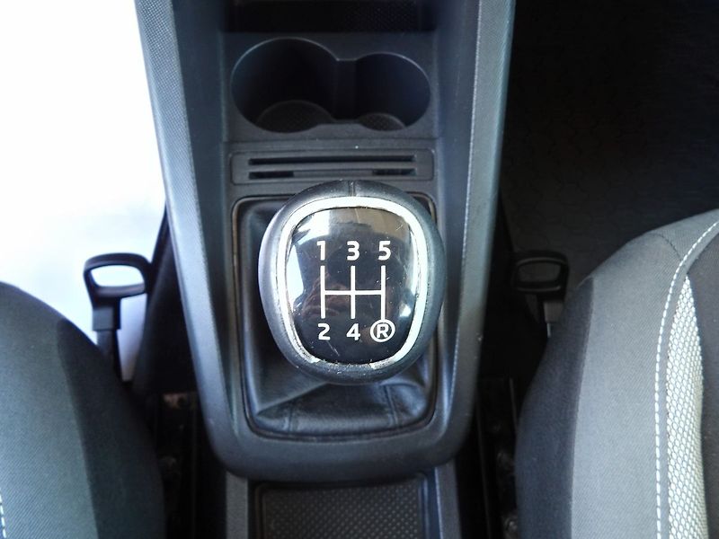 Škoda Fabia 1.0MPi Ambition Alu Tempomat - fotka 9 z 28