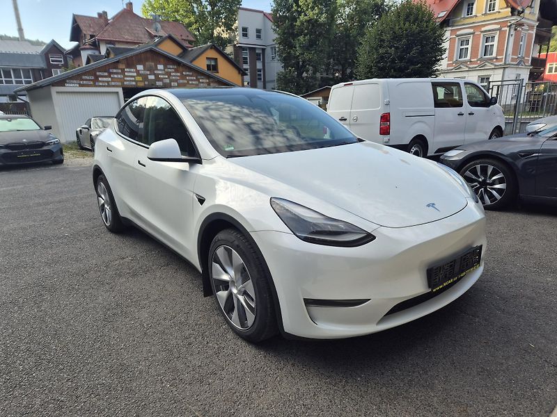 Tesla Model Y ZAMLUVENO ! - fotografie inzerátu