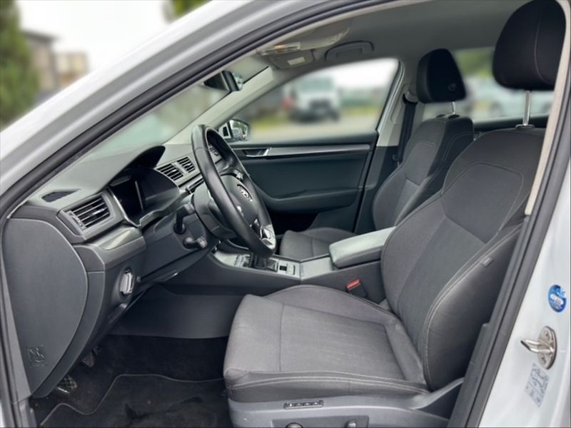 Škoda Superb 2,0 TDI 110 Style - fotka 7 z 11