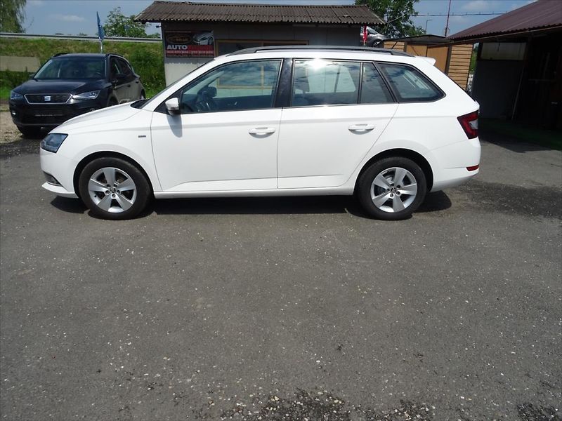 Škoda Fabia 1,0 TSi 70 kW  Clever - fotka 6 z 32