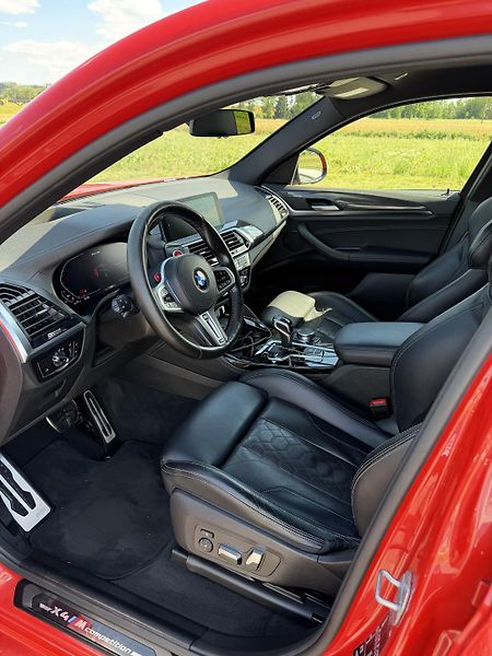 BMW X4 (2021) - fotka 11 z 14