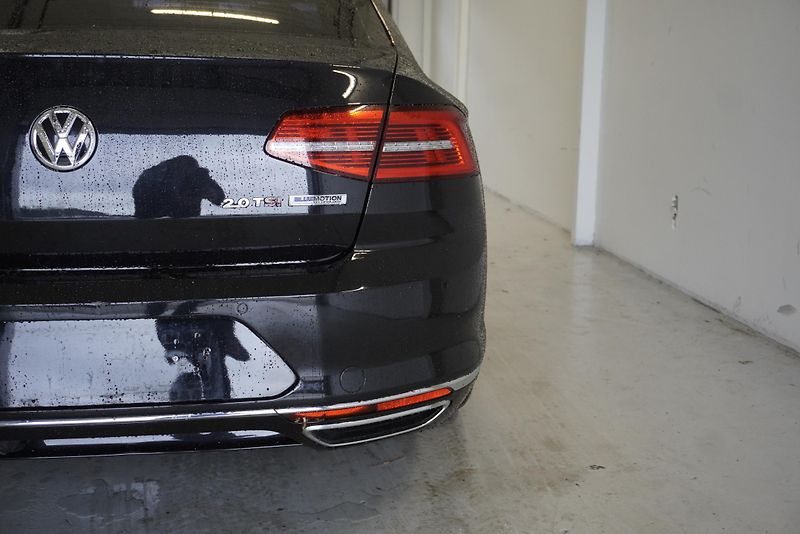 Volkswagen Passat 2,0 TSI 162kW DIGITAL, AUTOMAT - fotka 9 z 28
