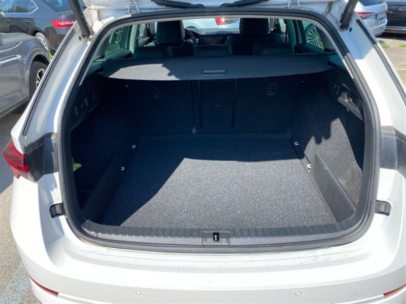 Škoda Octavia (2023) Combi 2.0 TDI DSG Style - fotka 6 z 6