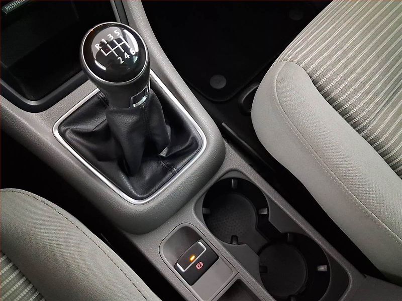 Seat Alhambra (2013) 2.0 TDI, 7 míst, Navi - fotka 20 z 20