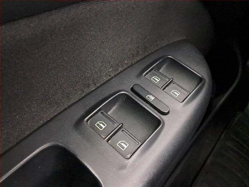 Škoda Octavia (2011) 1.6 TDI, Tempomat - fotka 17 z 18