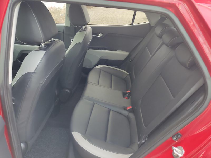 Kia Stonic (2019) 1.6. CRDi 81Kw PREMIUM  - fotka 11 z 15