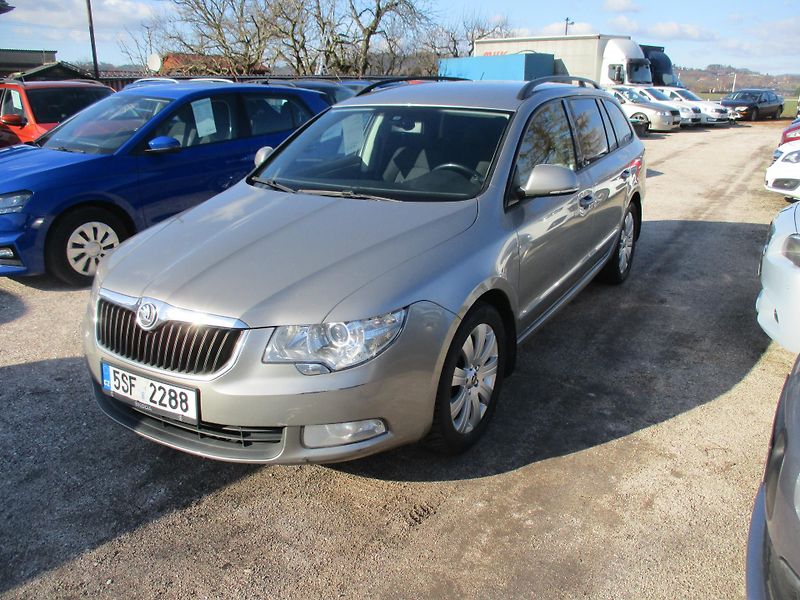 Škoda Superb (2010) combi II 1,9 TDi - fotka 1 z 11