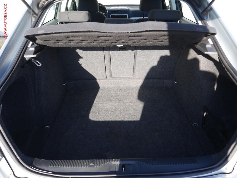 Škoda Octavia (2010) 1.4 TSI, Ambiente - fotka 7 z 16