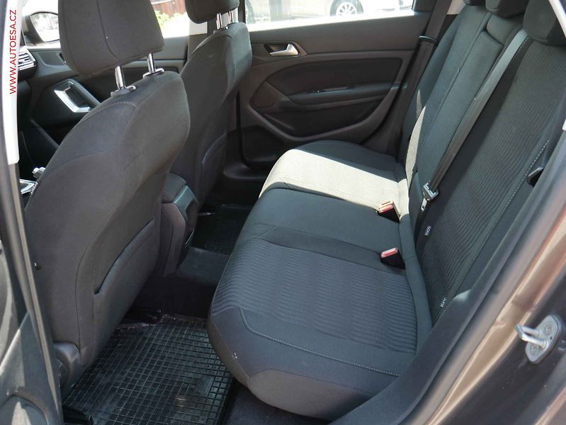 Peugeot 308 (2014) 1.6 HDI, Navi, klima - fotka 10 z 19
