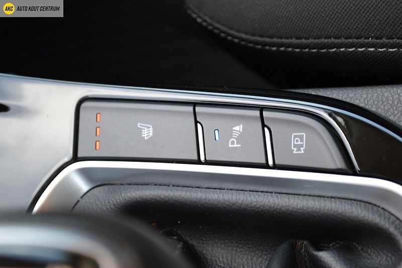 Hyundai i30 WG 1,5I MT SMART FAMILY NAVI F - fotka 22 z 51