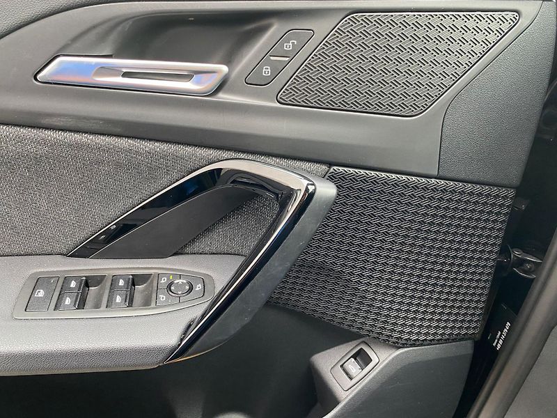 BMW iX1 (2023) SPORT 30, + zimní sada kol - fotka 24 z 27