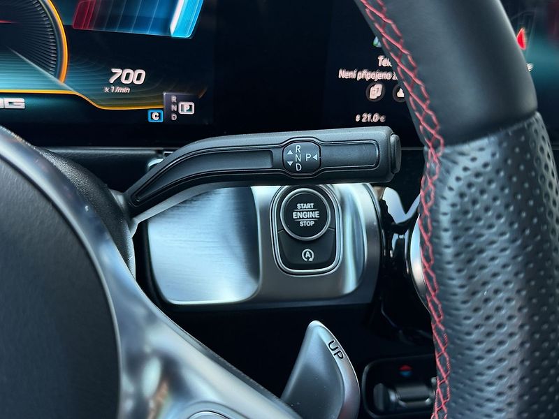 Mercedes-Benz GLB 35 AMG 4MATIC - fotka 20 z 40