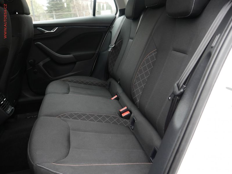 Škoda Scala (2022) 1.0 TSi, ČR, Ambition, DSG - fotka 10 z 16