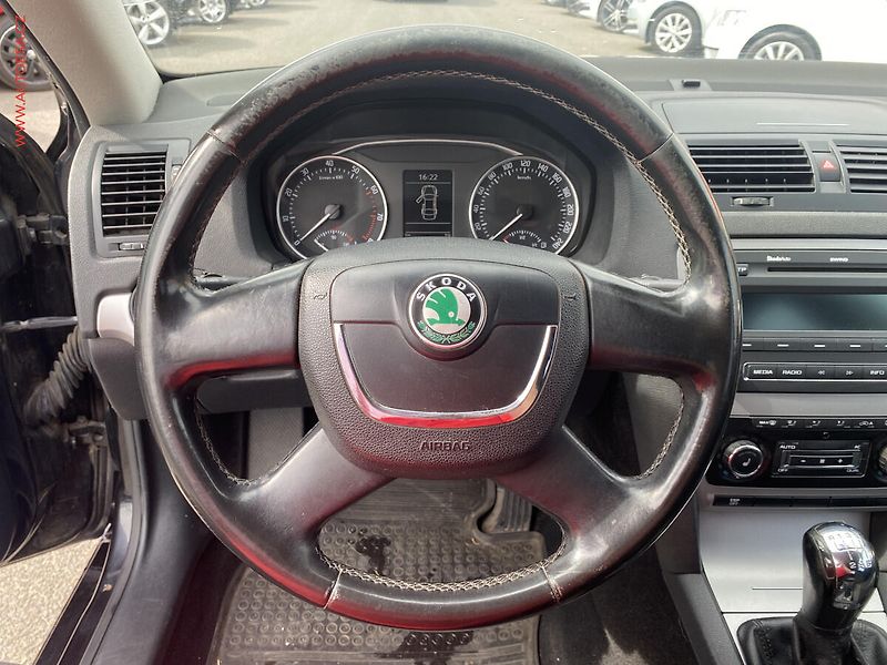 Škoda Octavia (2009) 1.4 TSI, Elegance - fotka 10 z 14