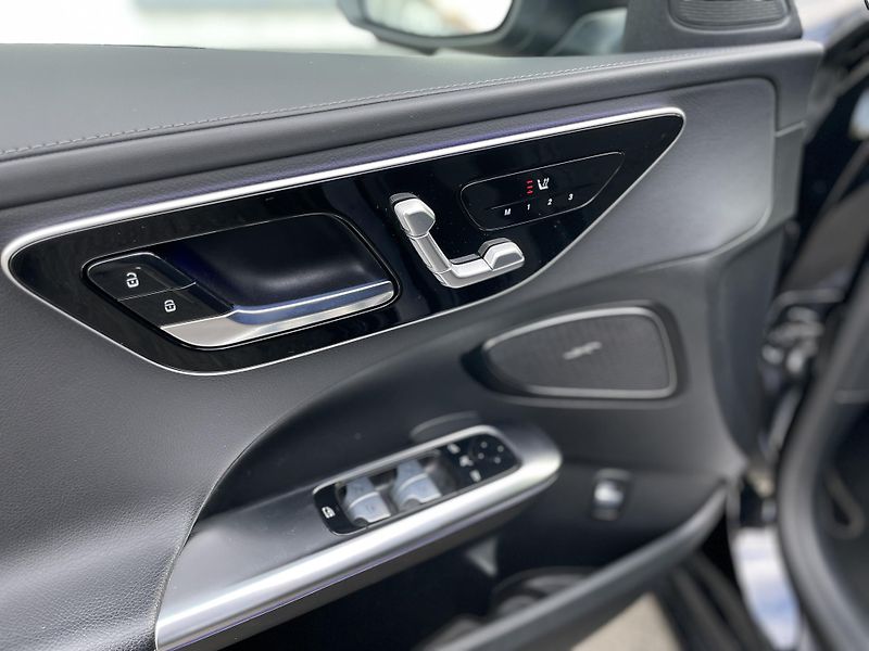 Mercedes-Benz Třídy C 220d 4Matic - fotka 16 z 35