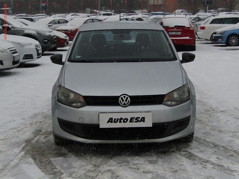 Volkswagen Polo (2011) 1.2i, AC - fotka 2 z 14
