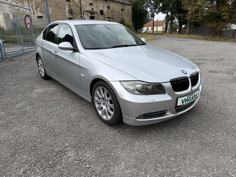 BMW Řada 3 330XD - fotka 3 z 21