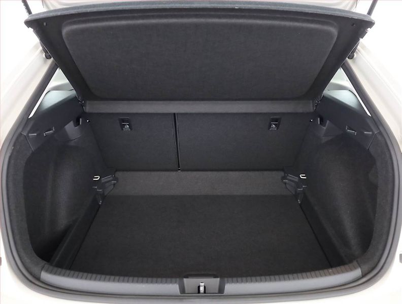 Volkswagen Taigo (2022) 1.0 TSI - fotka 20 z 21