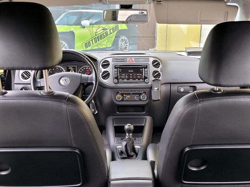 Volkswagen Tiguan 1,4 TSi 4motion SPORT SERV.KN - fotka 13 z 40