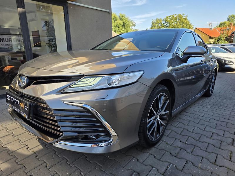 Toyota Camry 2.5-VIP-EXECUTIVE-HYBRID - fotka 1 z 13