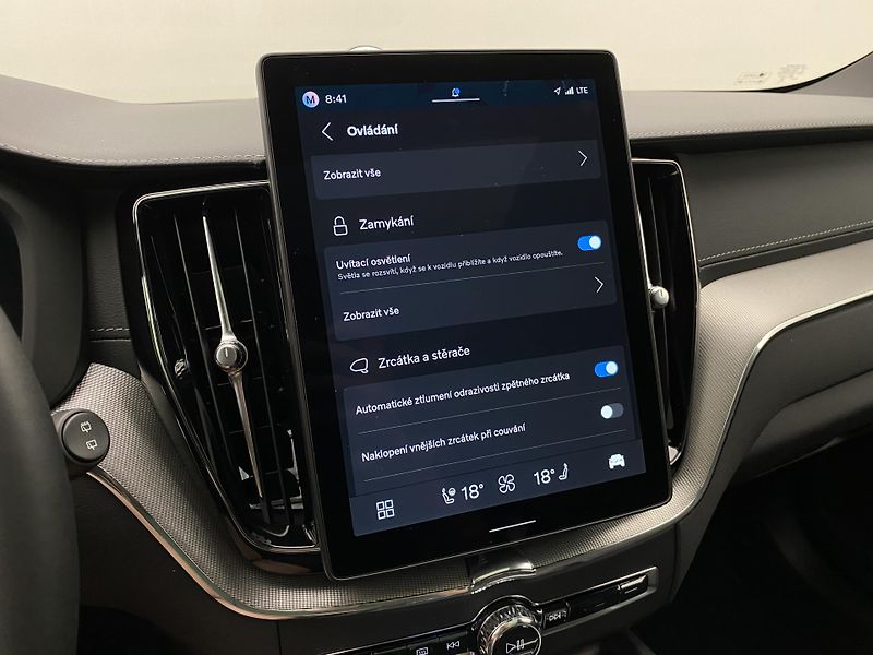 Volvo XC60 T8 AWD RECHARGE BLACK EDITION - fotka 52 z 61