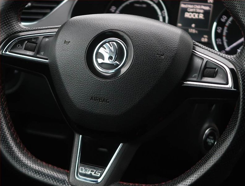 Škoda Octavia (2015) RS 2.0 TSI, Automat - fotka 22 z 22