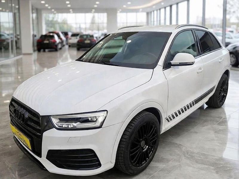 Audi Q3 2,0TDi 4x4,S-Tronic,Sport,ČR - fotka 2 z 49