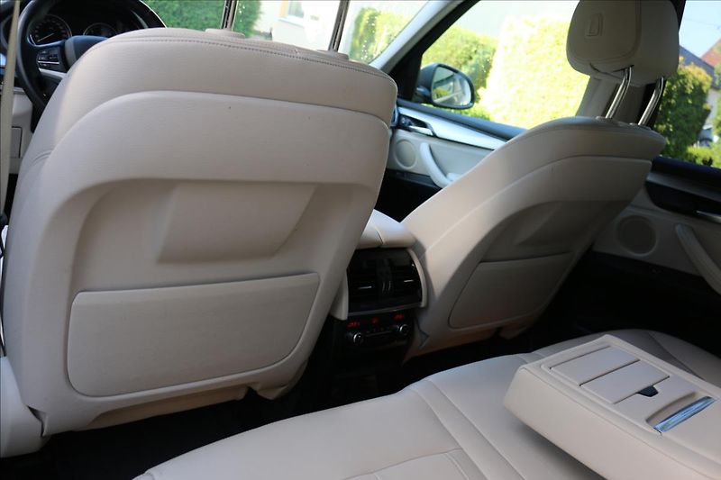 BMW X5 2,0 xDrive25d,ČR, 1. Majitel - fotka 50 z 59
