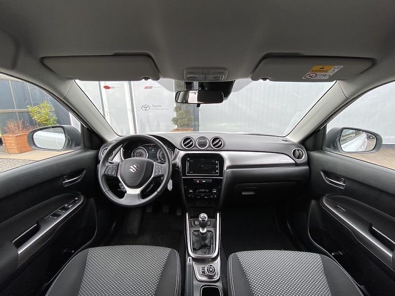 Suzuki Vitara 1.4iJet, Premium, 4x4, DPH - fotka 13 z 31
