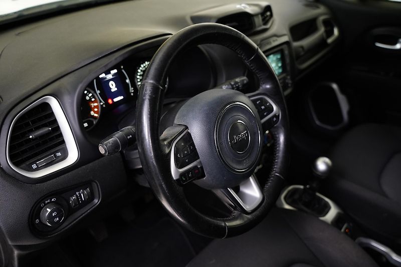 Jeep Renegade - fotka 14 z 23