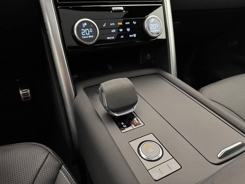 Land Rover Discovery (2023) 3.0 Dynamic SE, tažné, odpočet - fotka 31 z 48