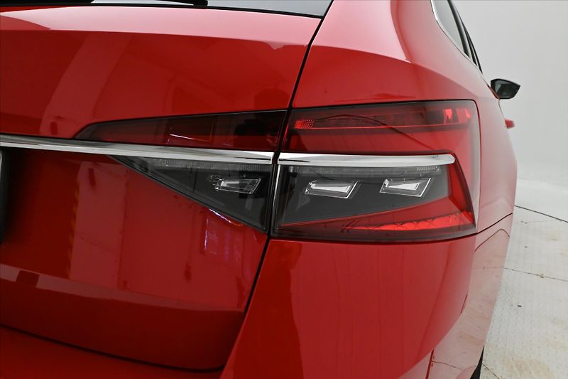 Škoda Superb 2,0 TDI 110kW Style DSG Záruka - fotka 32 z 33