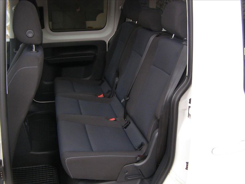 Volkswagen Caddy 2,0   TDI TEMPOMAT - fotka 15 z 26